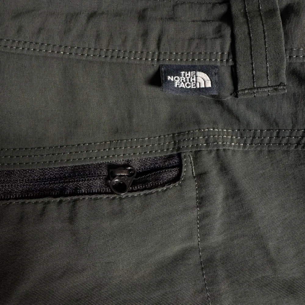 The North Face Mens Olive Green Nylon‎ Cargo Hiking Shorts Size 40 Regular